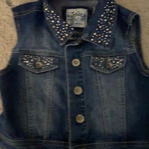 Kid’s denim vest size 8/10